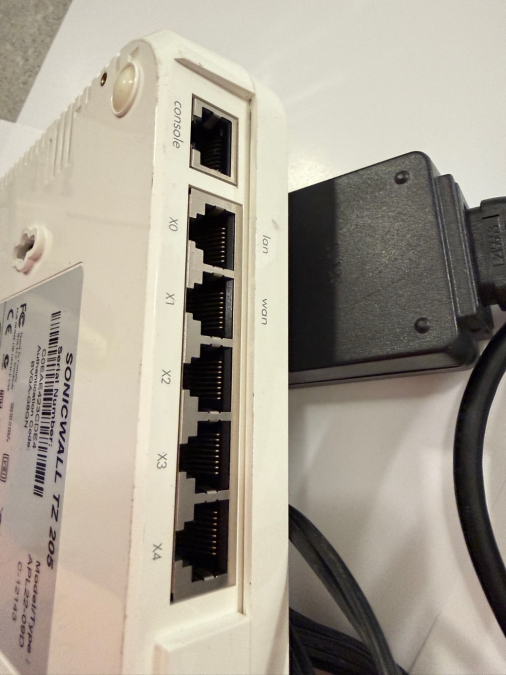 Sonicwall TZ205 Network Firewall VPN Security Appliance APL22-09D TZ 205 - Picture 5 of 8